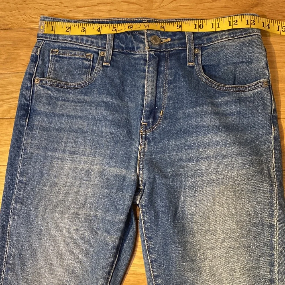Levi’s 721 high rise skinny jeans ripped knees in medium wash size 26 - Picture 8 of 13